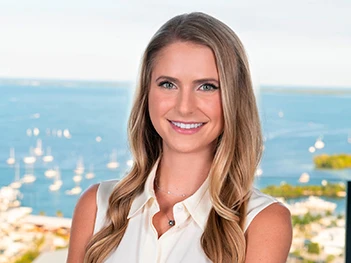 Brown Harris Stevens Real Estate Agent Lauren Schrager